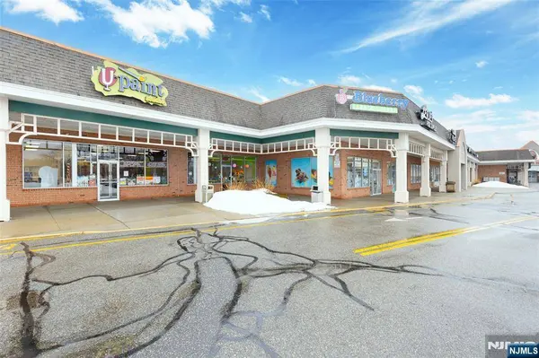 350 Ramapo Valley RD, Oakland, NJ 07436