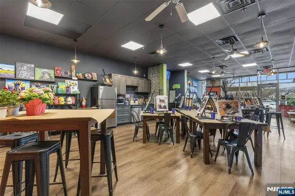 350 Ramapo Valley RD, Oakland, NJ 07436