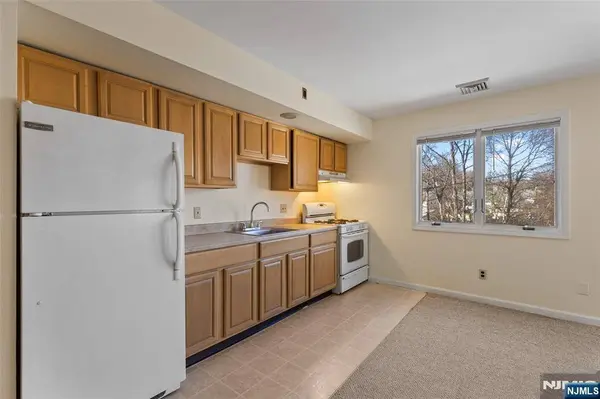 146 Main ST #3, Bloomingdale, NJ 07403