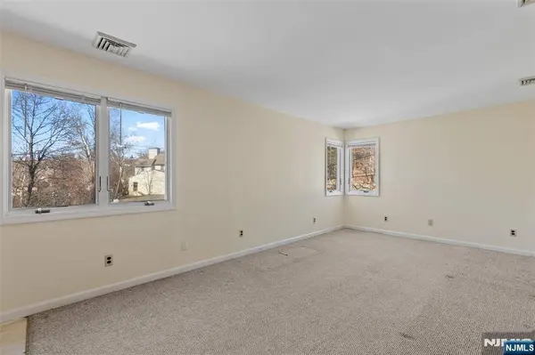 146 Main ST #3, Bloomingdale, NJ 07403