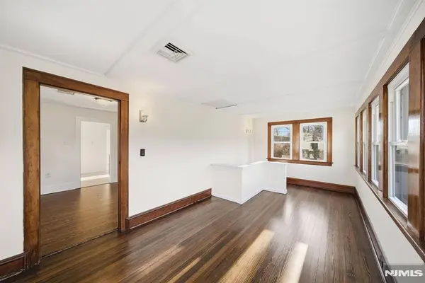 75 Lakeview TER, Oakland, NJ 07436