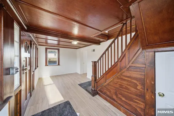 75 Lakeview TER, Oakland, NJ 07436