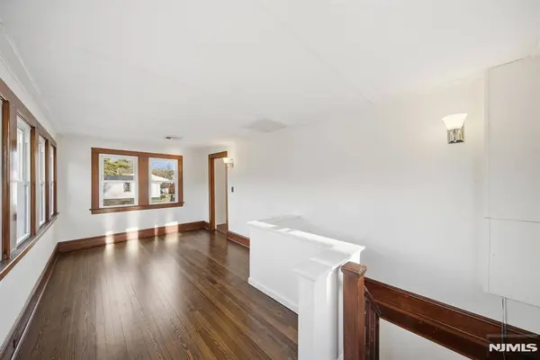 75 Lakeview TER, Oakland, NJ 07436