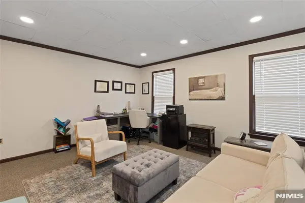 410 Ramapo Valley RD #101, Oakland, NJ 07436