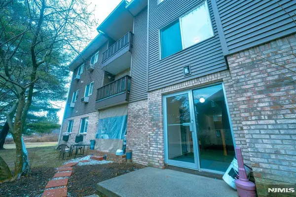 208 Federal Hill RD, Pompton Lakes, NJ 07442