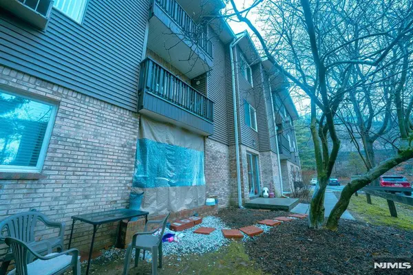 208 Federal Hill RD, Pompton Lakes, NJ 07442