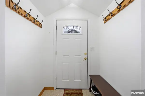 50 Skyline Lake DR, Ringwood, NJ 07456