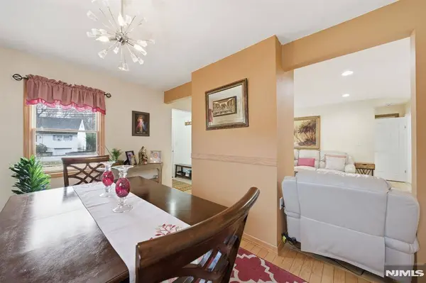 50 Skyline Lake DR, Ringwood, NJ 07456