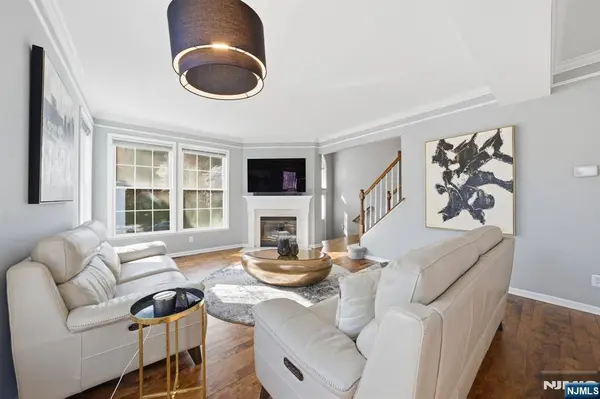 22 Falling Waters, Oakland, NJ 07436