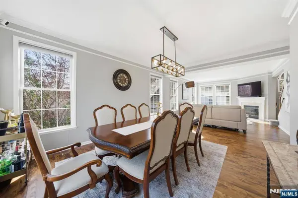 22 Falling Waters, Oakland, NJ 07436