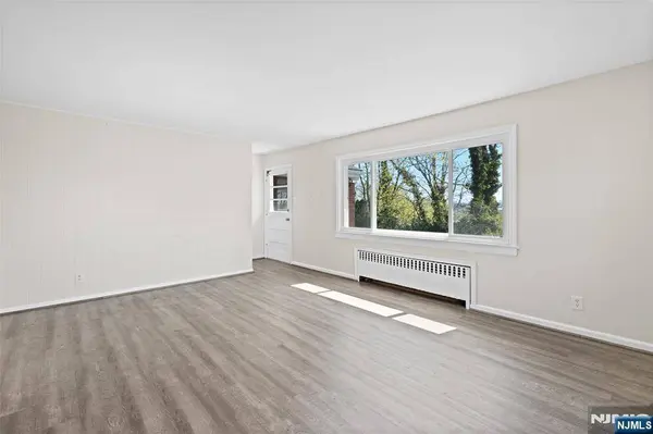 154 Ames ST, Hackensack, NJ 07601