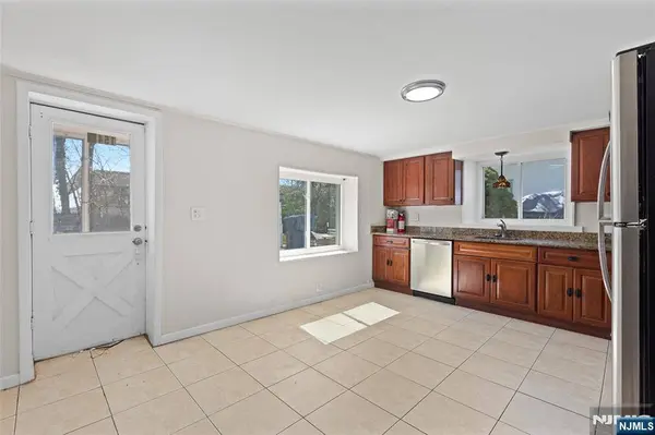 154 Ames ST, Hackensack, NJ 07601