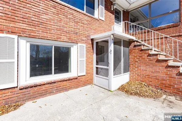 154 Ames ST, Hackensack, NJ 07601