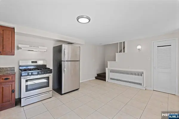 154 Ames ST, Hackensack, NJ 07601