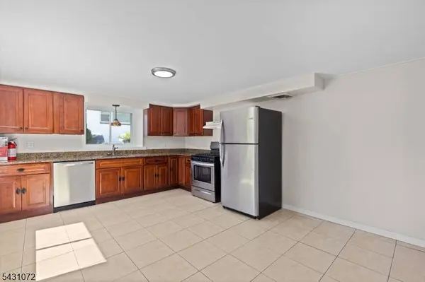 154 Ames St, Hackensack City, NJ 07601