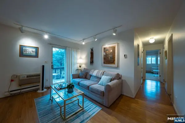 208 Federal Hill RD, Pompton Lakes, NJ 07442