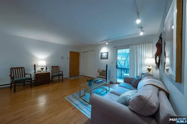 208 Federal Hill RD, Pompton Lakes, NJ 07442