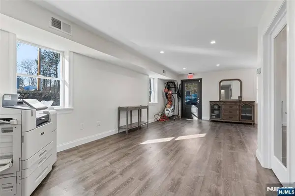 593 Ramapo Valley RD, Oakland, NJ 07436