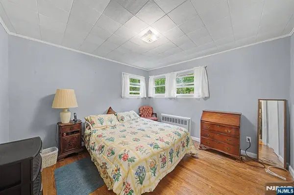 40 Dacotah AVE, Oakland, NJ 07436