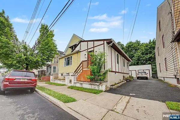 328 Hobart AVE, Haledon, NJ 07508