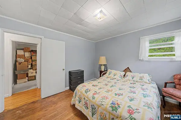 40 Dacotah AVE, Oakland, NJ 07436