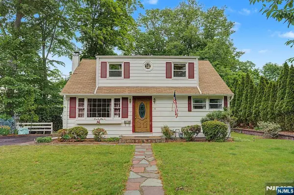40 Dacotah AVE, Oakland, NJ 07436