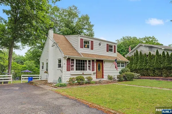 40 Dacotah AVE, Oakland, NJ 07436