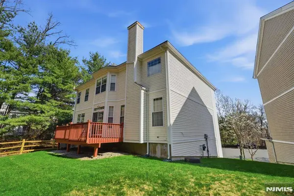 1 Skytop RDG, Oakland, NJ 07436