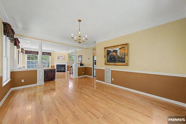 1 Skytop RDG, Oakland, NJ 07436