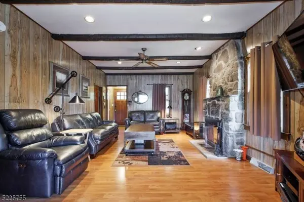 137 Lakeview Ave, Ringwood Boro, NJ 07456