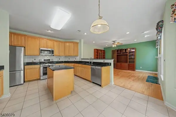 1 Skytop Rdg, Oakland Boro, NJ 07436