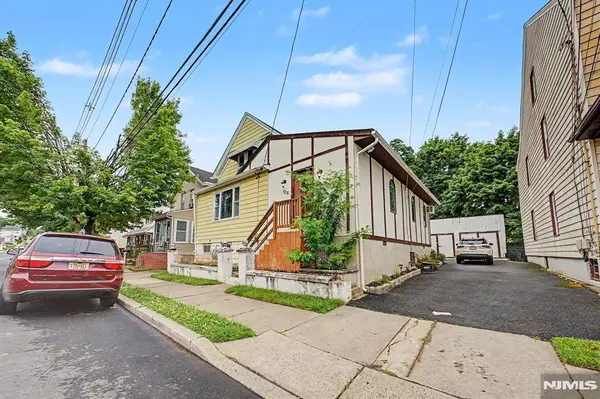 328 Hobart AVE, Haledon, NJ 07508