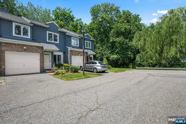 6-04 Cross MDWS, Fair Lawn, NJ 07410