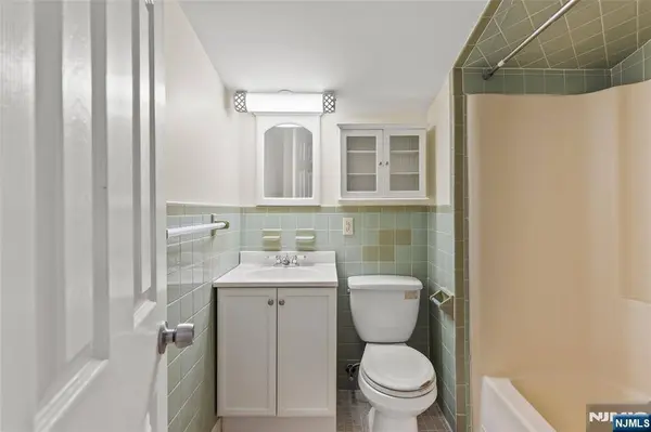 146 Main ST #2, Bloomingdale, NJ 07403