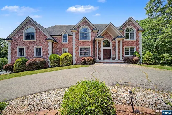 1 Overlook RDG, Oakland, NJ 07436