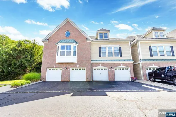 407 River PL