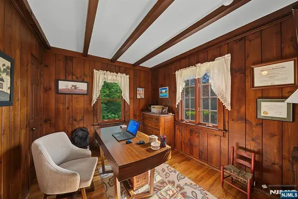 16 Weir PL, Ringwood, NJ 07456