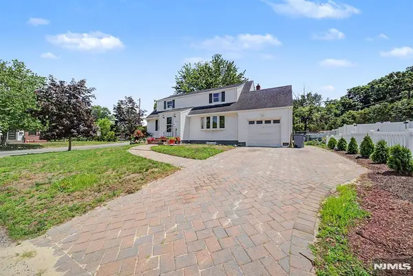 35-10 Lindsay RD, Fair Lawn, NJ 07410