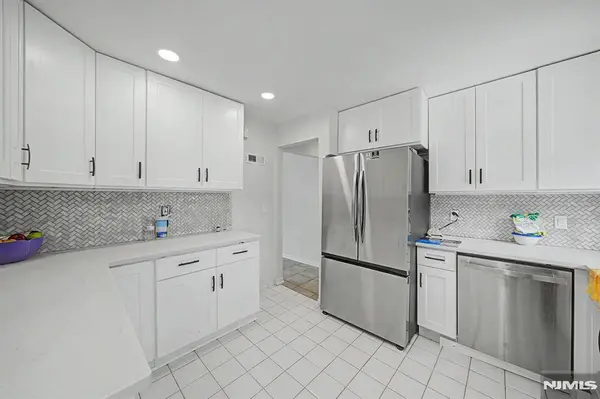 35-10 Lindsay RD, Fair Lawn, NJ 07410