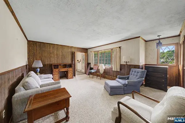 812 Mountain AVE, Wyckoff, NJ 07481
