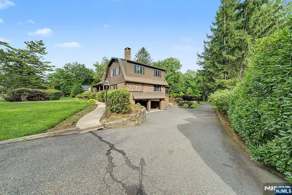 812 Mountain AVE, Wyckoff, NJ 07481