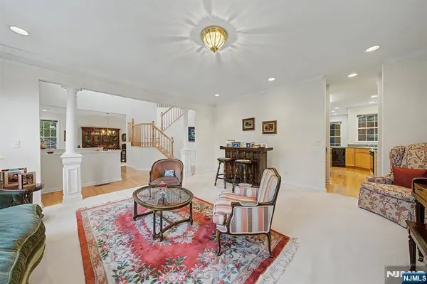 29 Skytop RDG, Oakland, NJ 07436
