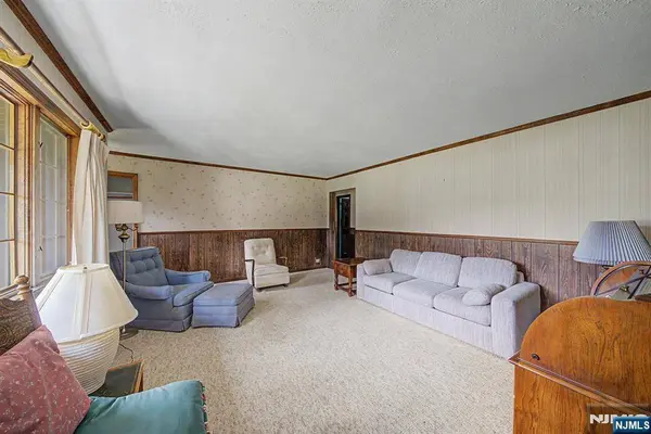 812 Mountain AVE, Wyckoff, NJ 07481