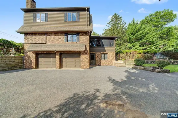 812 Mountain AVE, Wyckoff, NJ 07481