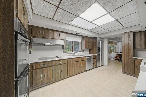 812 Mountain AVE, Wyckoff, NJ 07481