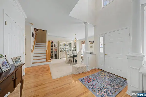 6 Boulder RUN, Oakland, NJ 07436