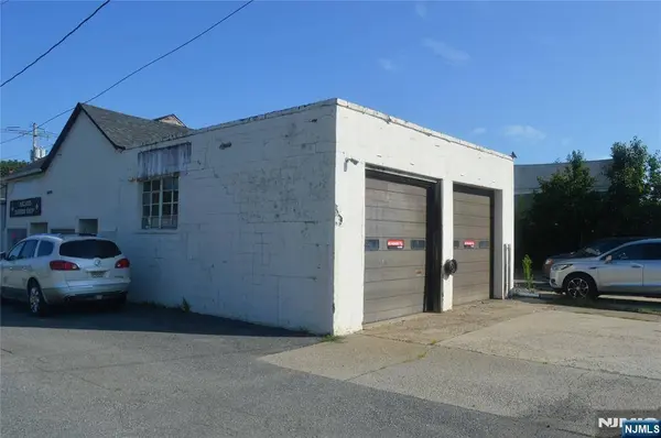 5 Maple AVE