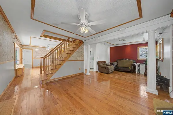 92 Blauvelt AVE, Bergenfield, NJ 07621