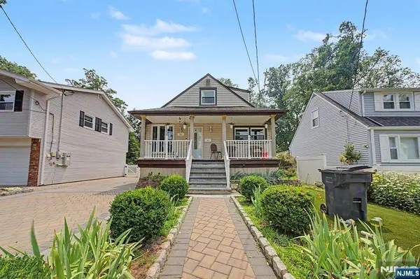 92 Blauvelt AVE, Bergenfield, NJ 07621