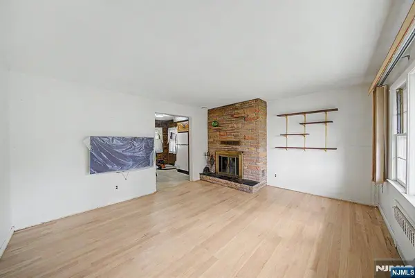 27 Oswego AVE, Oakland, NJ 07436